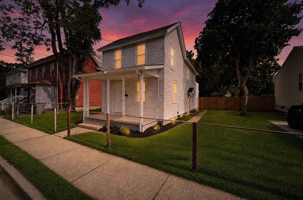 210 West Buck Street - 1 — Photo 3