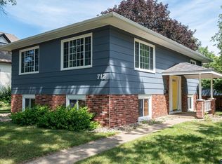 712 NW 1st St, Madison, SD 57042