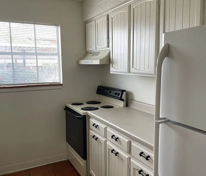 Whispering Oaks 1904 N. Midland — Photo 49