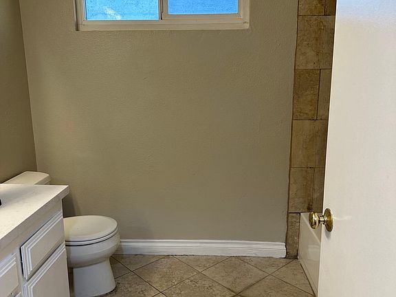 4th image of 13962 Arrow Blvd