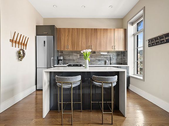2nd image of 312 Clifton Pl #4