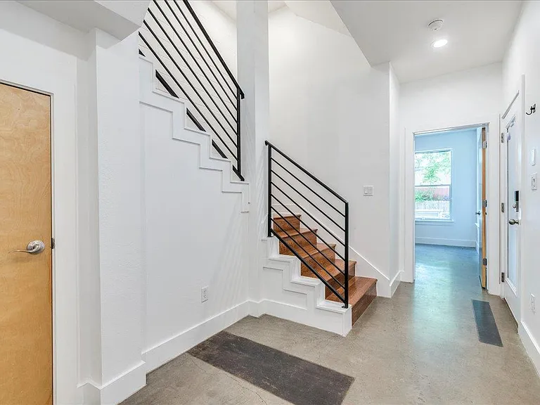 2608 E 6th St #6 — Photo 15