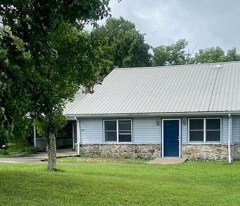 1st image of 109 Wood Ln