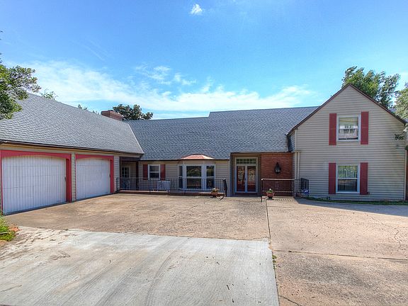 3rd image of 1519 E Fairview Ave