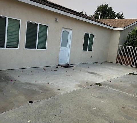 3rd image of 2501 Strawberry Ln #B