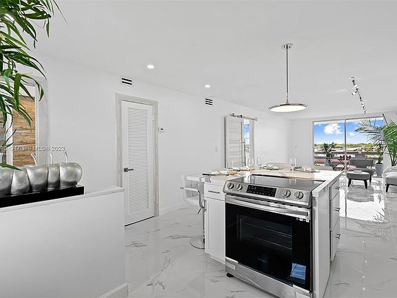 4th image of 1401 NE Miami Gardens Dr APT 687