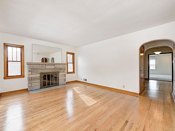 3rd image of 1446 N Leland Ave