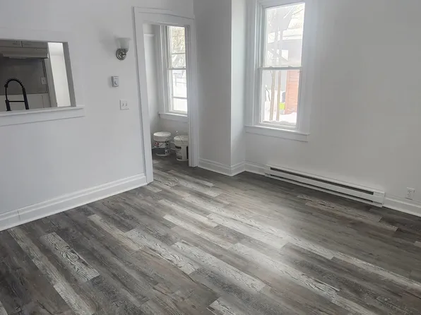 32 E 2nd St #3, Westfield, NY 14787