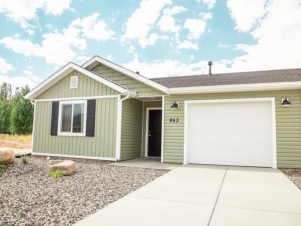 933 N Ironwood Cir