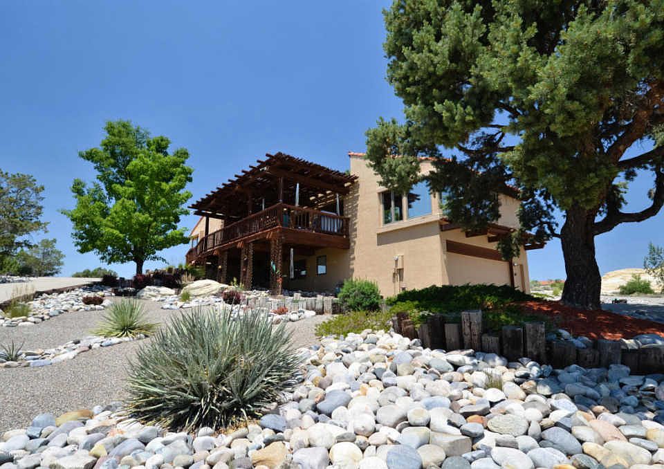 1st image of 5860 La Luz Trl