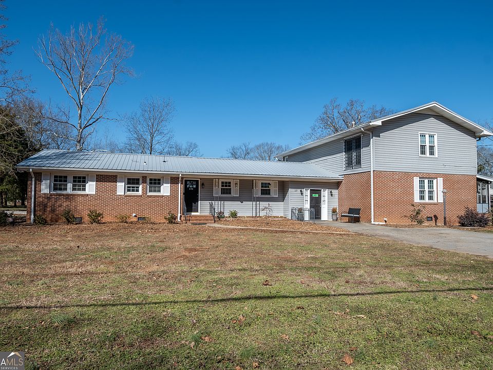 1st image of 110 Lakeview Dr