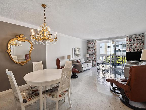 5th image of 610 NE 12th Avenue #304