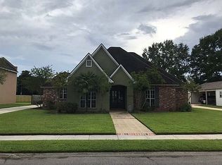 19138 Vignes Lake Ave, Baton Rouge, LA 70817