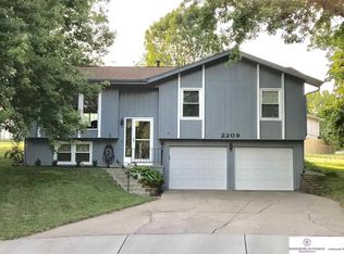 2209 N 142nd Cir, Omaha, NE 68164