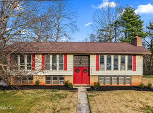 812 Crest Forest Rd, Knoxville, TN 37923