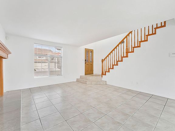 3rd image of 2813 Via Florentine St