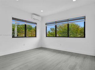 210 Beacom Blvd #B, Miami, FL 33135