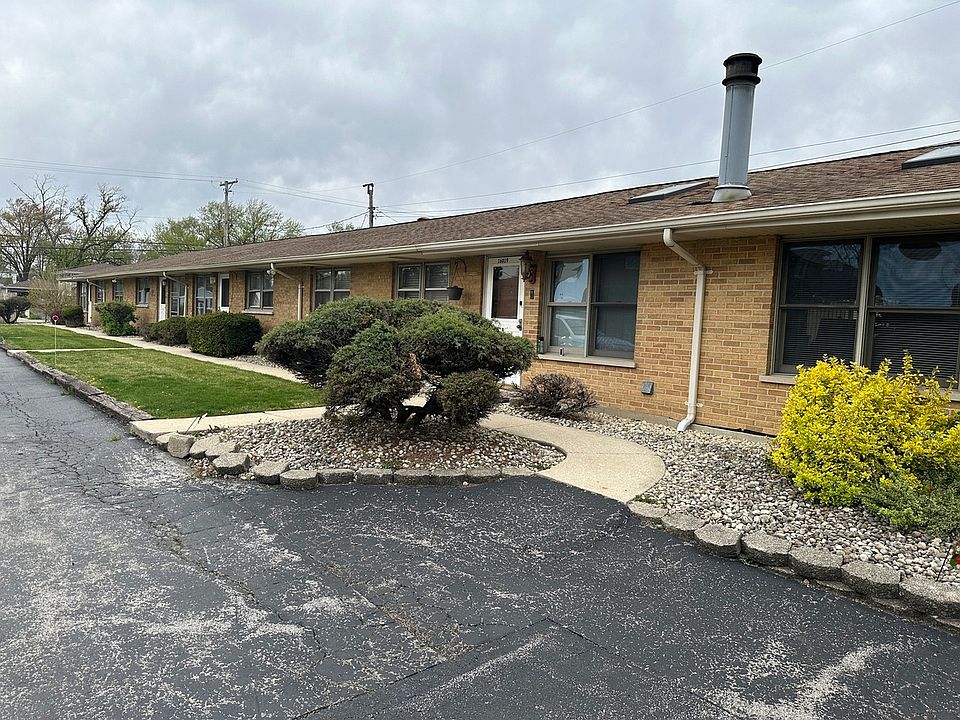 1st image of 16019 Laramie Ave APT 3