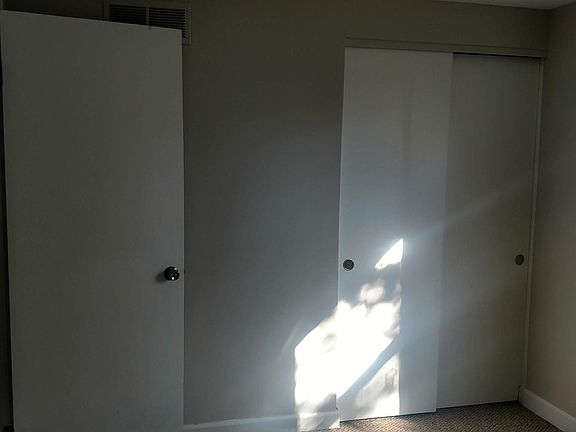 2nd image of 2211 Clifton Pl