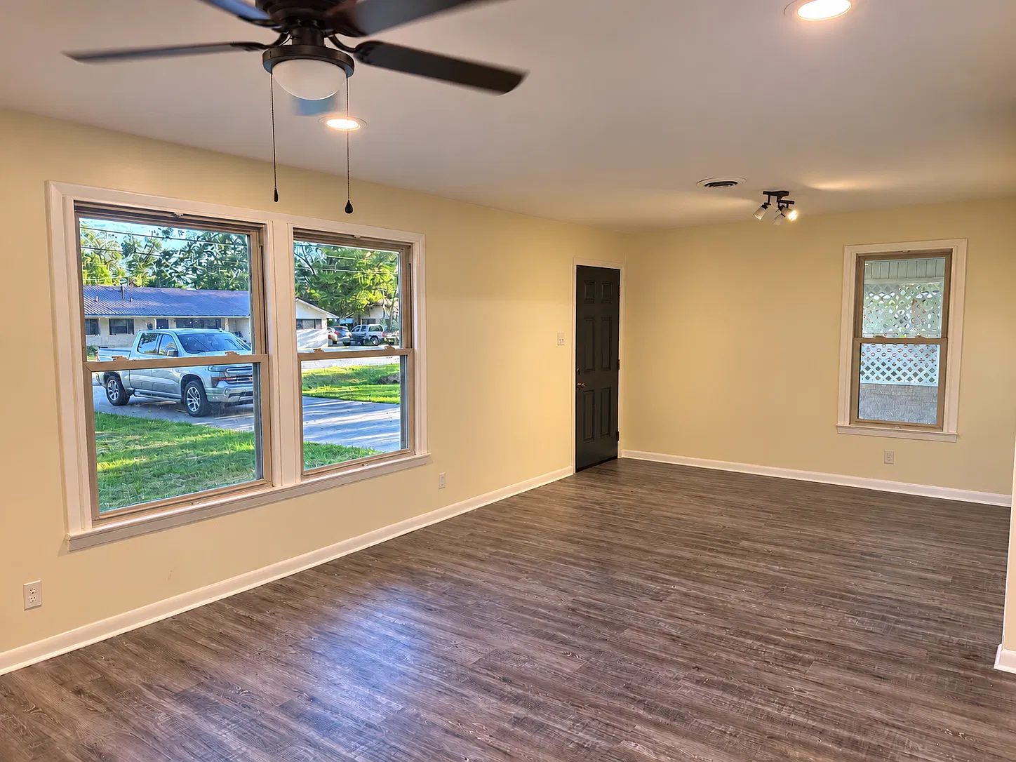 4 bed, 1654 sqft, $2,000 — Photo 2