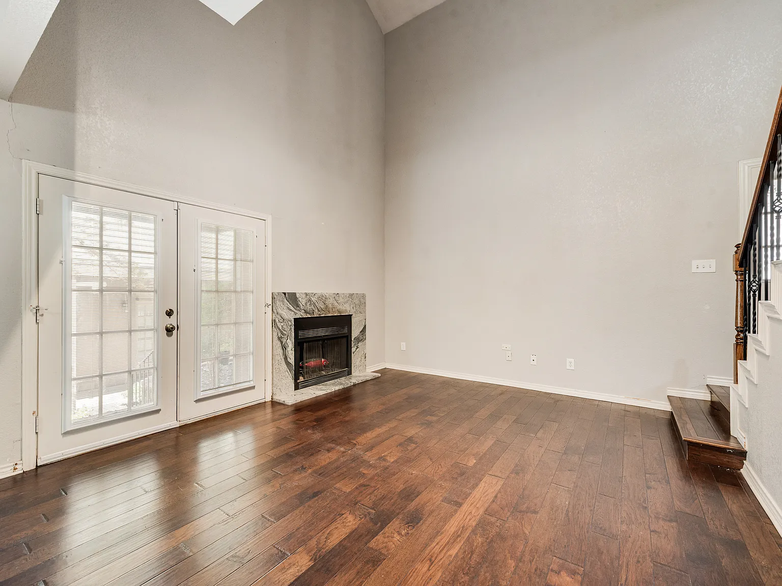 2 bed, 1059 sqft, $2,900 — Photo 3