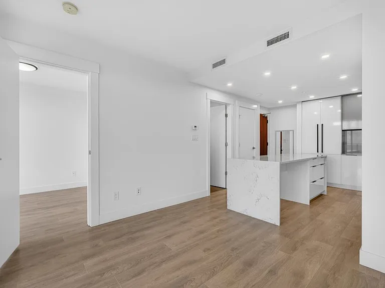 4711 Hazel St #3410 — Photo 9