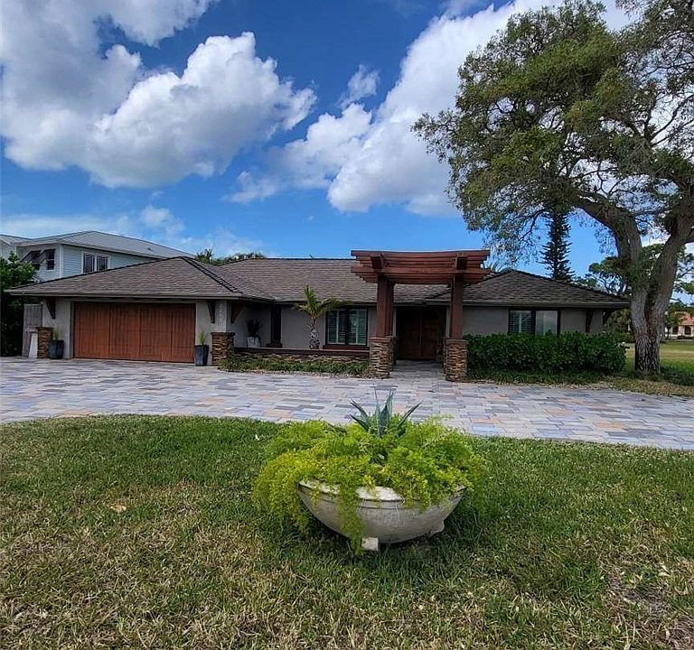 1st image of 2257 Regal Way
