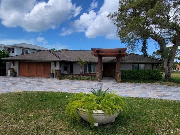 2257 Regal Way, Naples, FL 34110