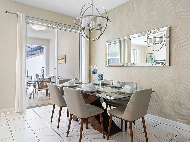 Romeo Cir — Photo 12