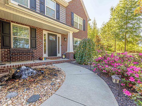 2nd image of 1322 Hills Dr