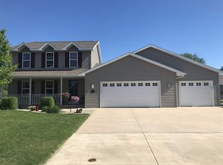 2124 Grassy Plains Dr, Menasha, WI 54952