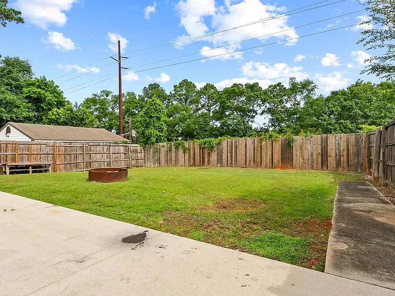 1304 Riverside Dr — Photo 55