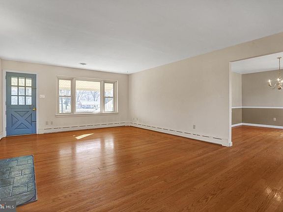 4th image of 400 W Race St