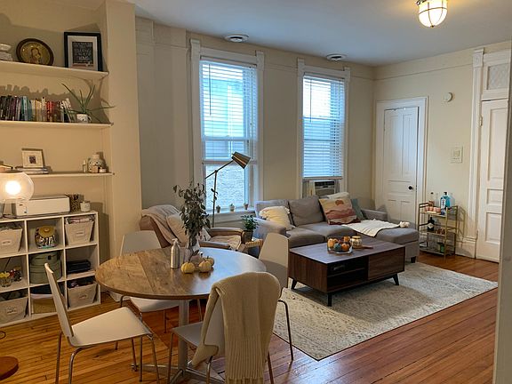 5th image of 1947 N Bissell St APT 3R