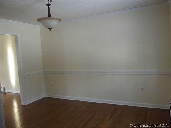 5th image of 48 Robinhood Dr