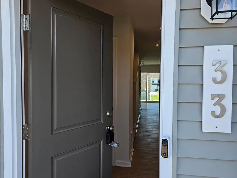 33 Apollo Rd — Photo 38