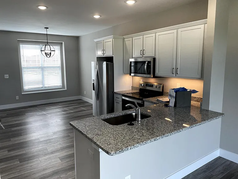 2315 Anderson Rd — Photo 2