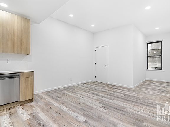 3rd image of 1471 1st Ave #1B