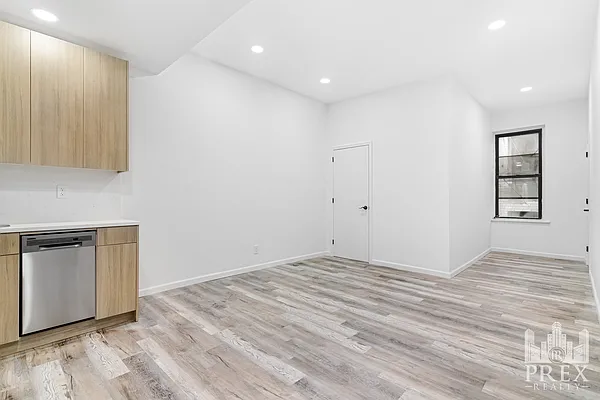 Rented by R New York | media 1