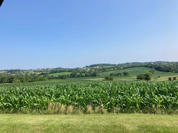 2 Dreamway Dr, Dubuque, IA 52002