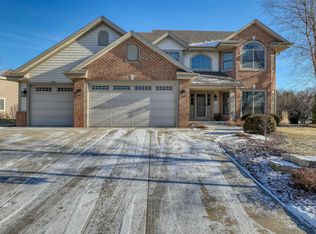 W150N7328 Wood View Dr, Menomonee Falls, WI 53051