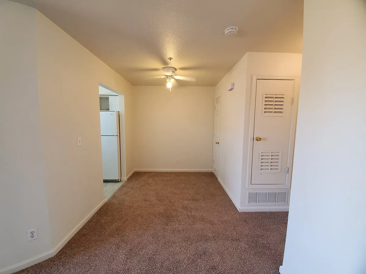 Building Photo - 2255 Chestnut St #9
