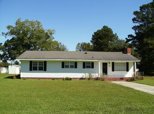49 Fountain Ln, Whiteville, NC 28472