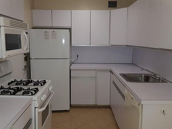 3rd image of 99 Pond Ave APT 221