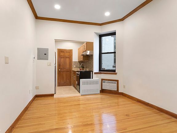 3rd image of 121 E 10th St #2B