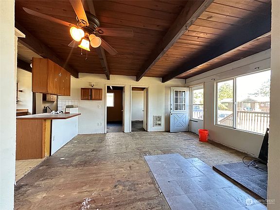 4th image of 575 Ensign Avenue NW