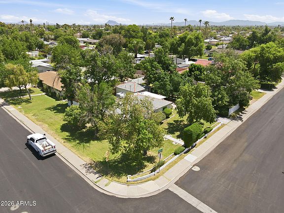 3rd image of 6 N FRASER Drive E