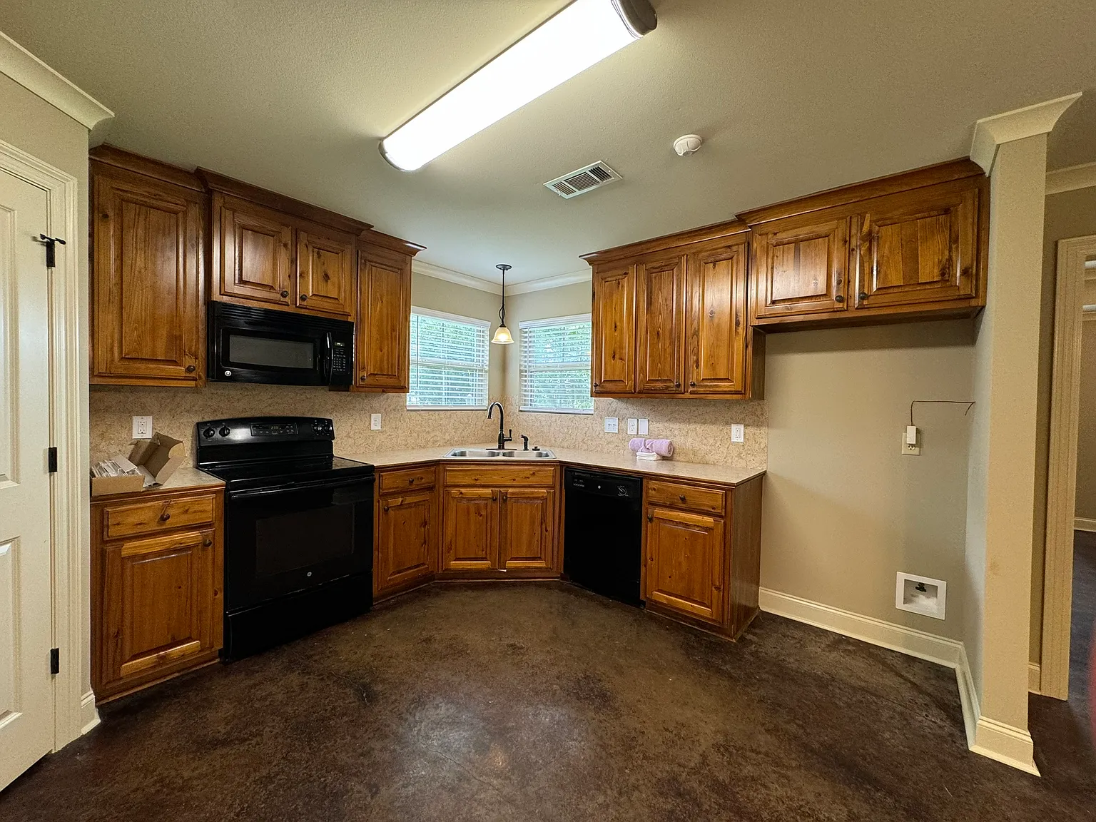 3 bed, 1300 sqft, $1,800 — Photo 4