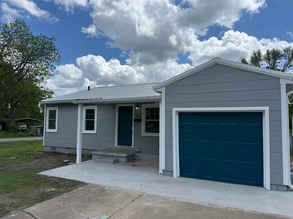 318 E 5th St, Dewey, OK 74029