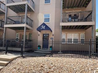 1211 W 45th St APT 3W, Kansas City, MO 64111